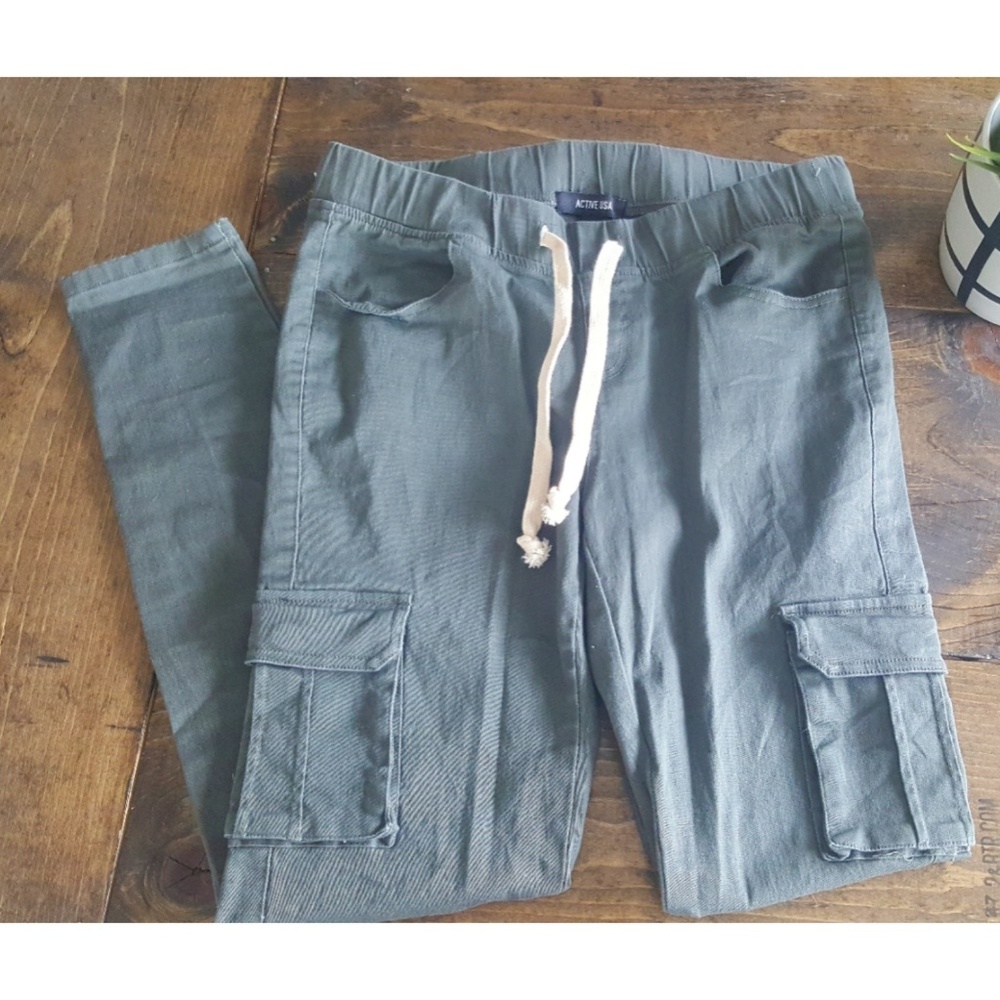 Olive Green Cargo Style Pant / Jegging